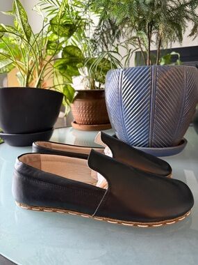 Earthing Harmony Grounding & Earthing Barefoot Black Slip-On Unisex Shoes.